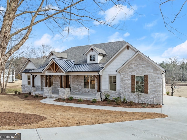 view of front of home featuring a porch