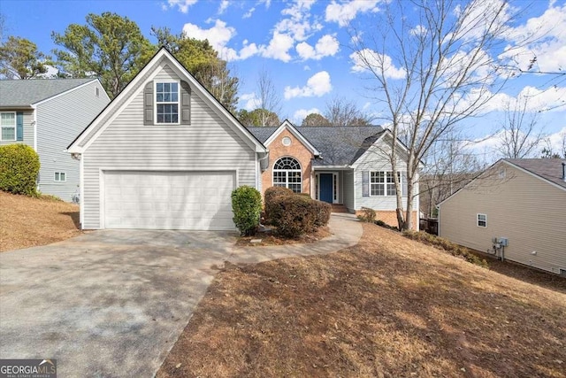 view of front property featuring a garage