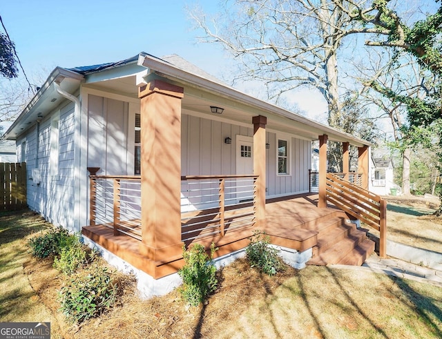 view of front of house featuring a porch