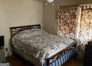 bedroom featuring ceiling fan