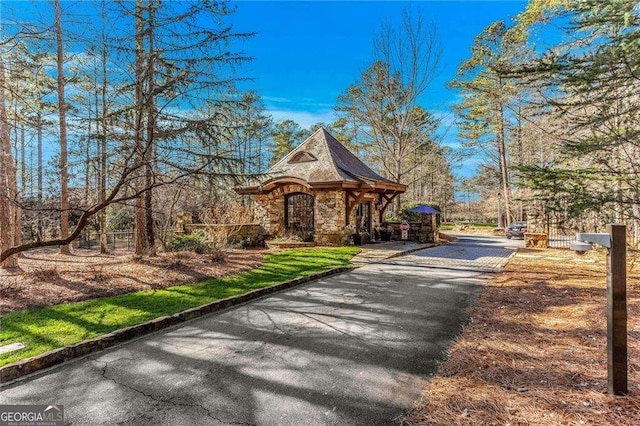 5152 Boulder Bluff Way, Suwanee, GA 30024 - surrounding community with driveway