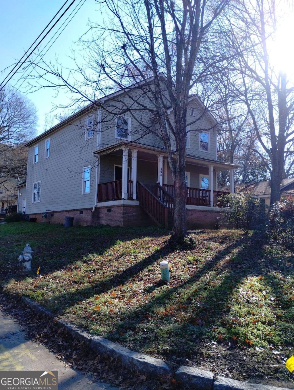 view of front of house with covered porch