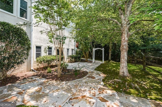 view of yard with a patio