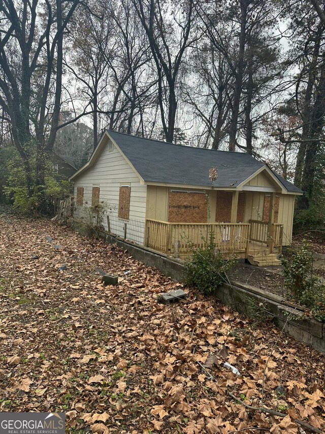 view of front of property with a porch