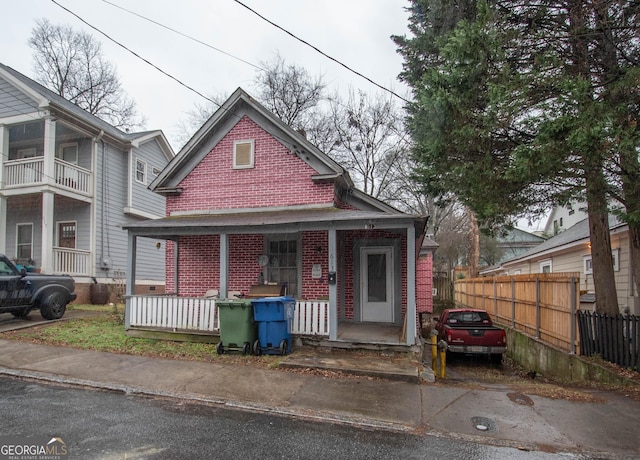 view of front of property featuring covered porch