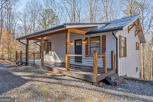 view of front of home featuring covered porch