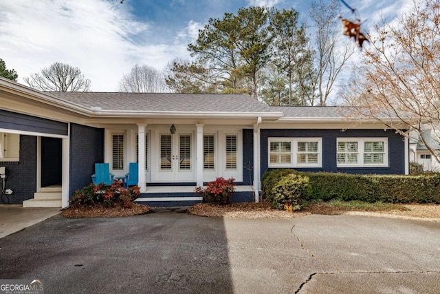 view of front of house featuring a porch