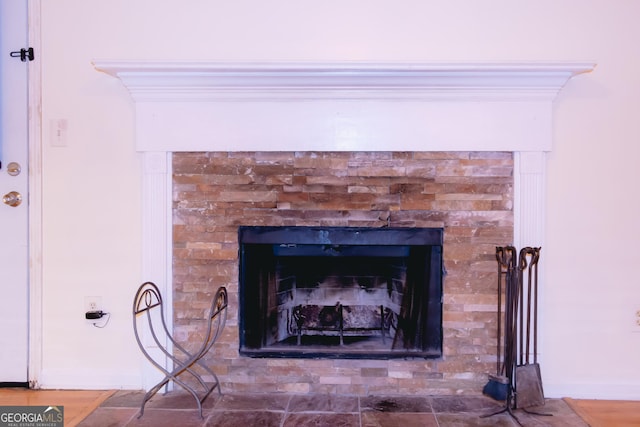 room details featuring ornamental molding