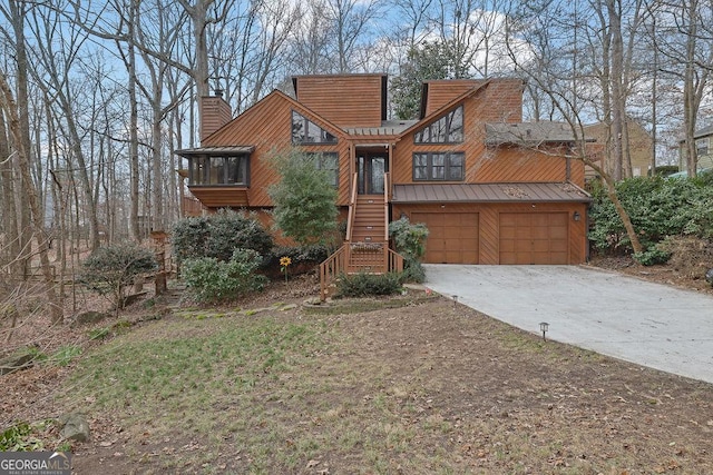 view of front facade with a garage