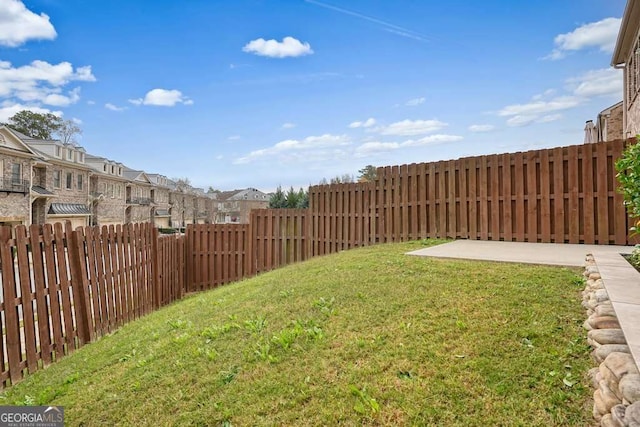 view of yard featuring a patio