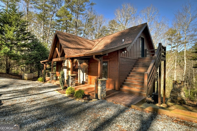 view of front of home with covered porch