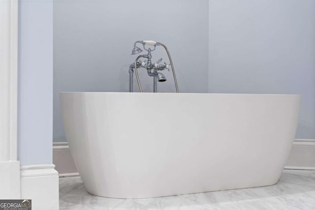 16143 Belford Dr, Alpharetta, GA 30004 - bathroom view of a soaking tub
