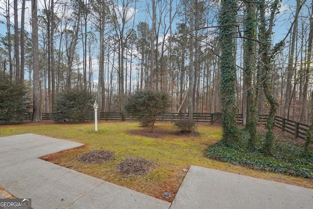 view of yard with a patio area