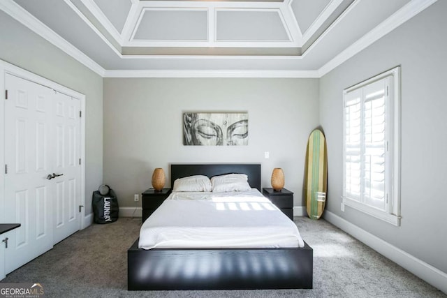 bedroom featuring crown molding and carpet