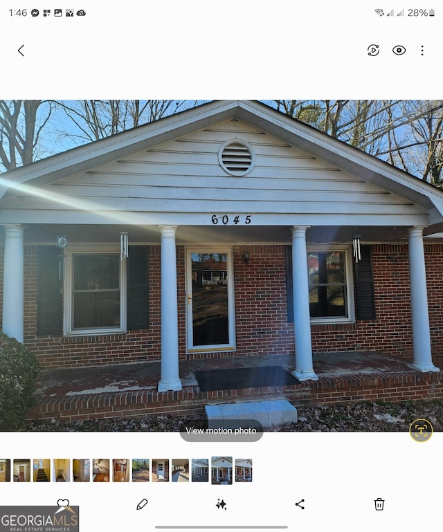 view of front facade featuring a porch