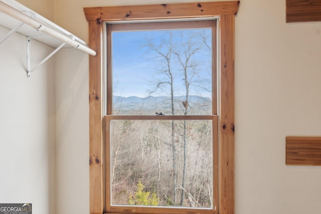 interior details featuring a mountain view