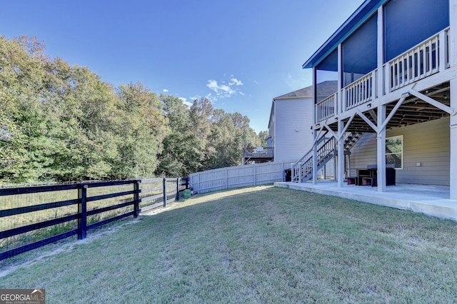 view of yard featuring a patio area