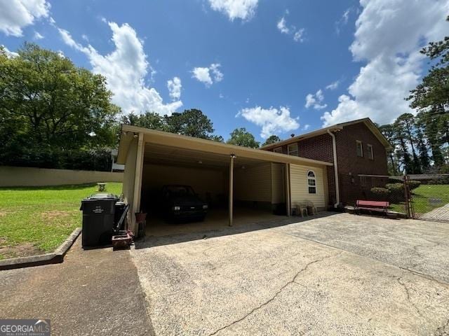 view of front of property featuring a carport