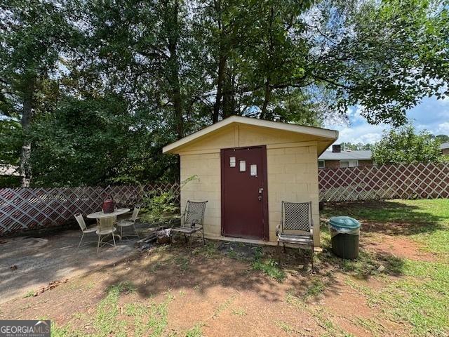 view of outbuilding