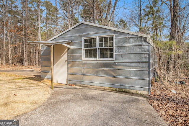 view of outbuilding