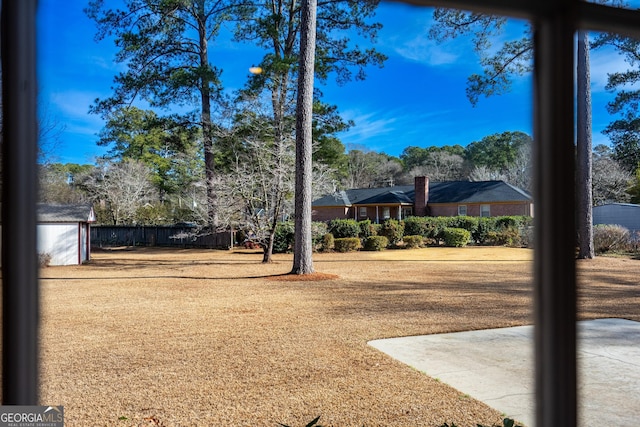 view of yard featuring a patio area