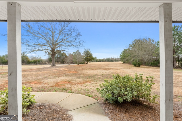 view of yard featuring a rural view