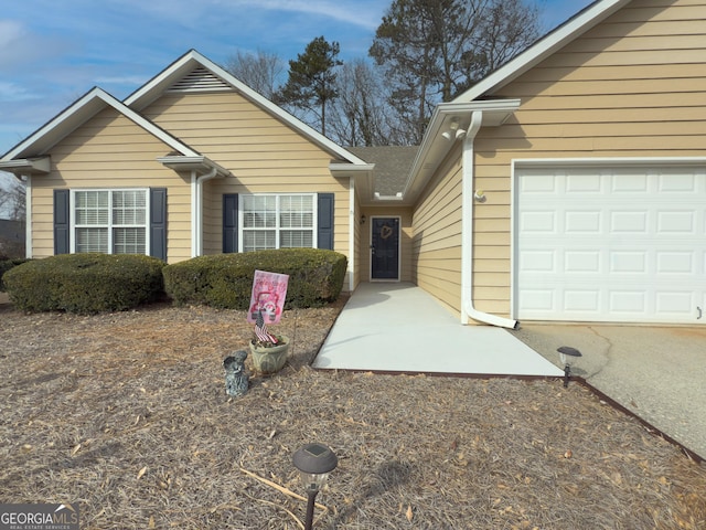 view of front facade with a garage