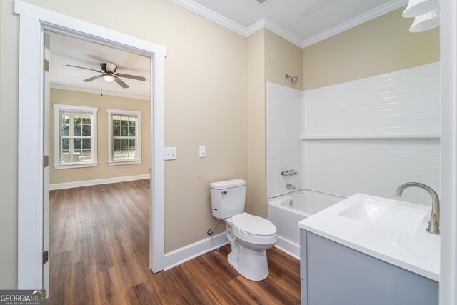 424 NW Central Ave, Blackshear, GA 31516 - interior space featuring dark wood-style flooring, baseboards, visible vents, and vaulted ceiling
