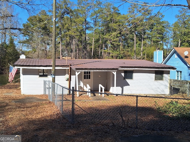 view of front of property