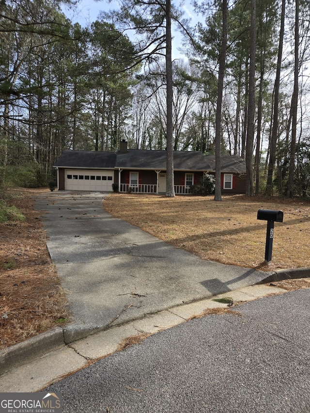 view of front facade featuring a garage