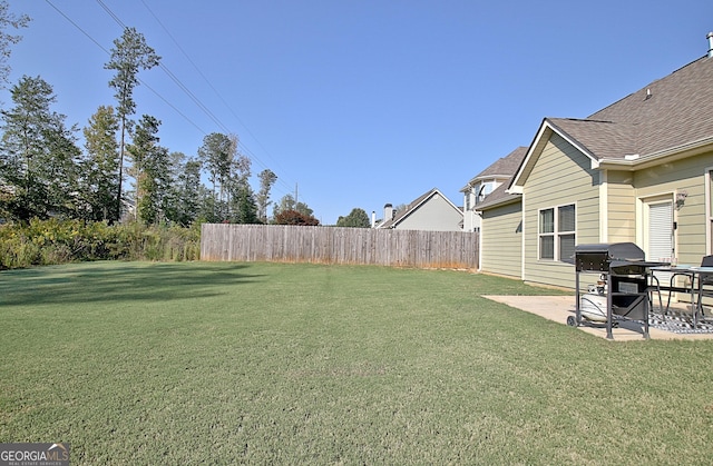 view of yard with a patio