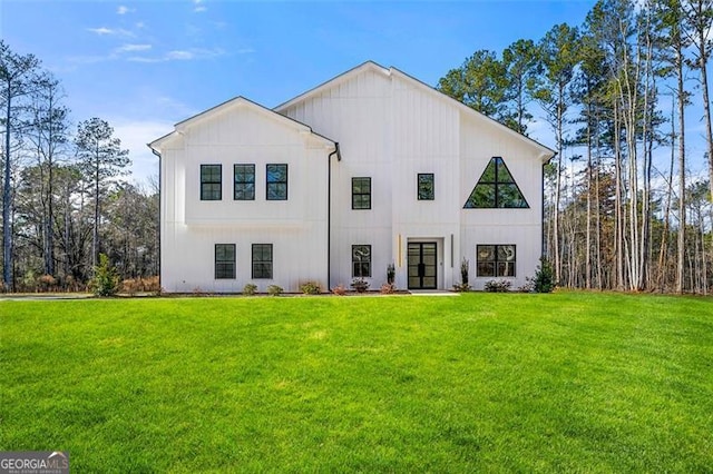 view of front of property with a front lawn