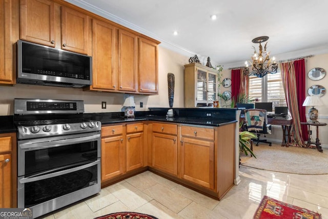 kitchen with a notable chandelier, ornamental molding, stainless steel appliances, and kitchen peninsula