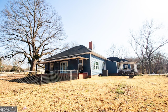 view of home's exterior