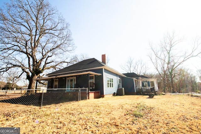 view of side of property