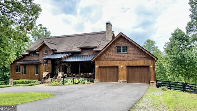 view of front of property featuring a porch