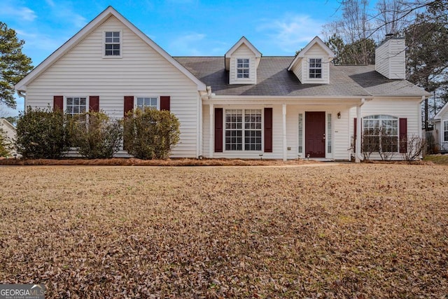 view of front of property featuring a front yard