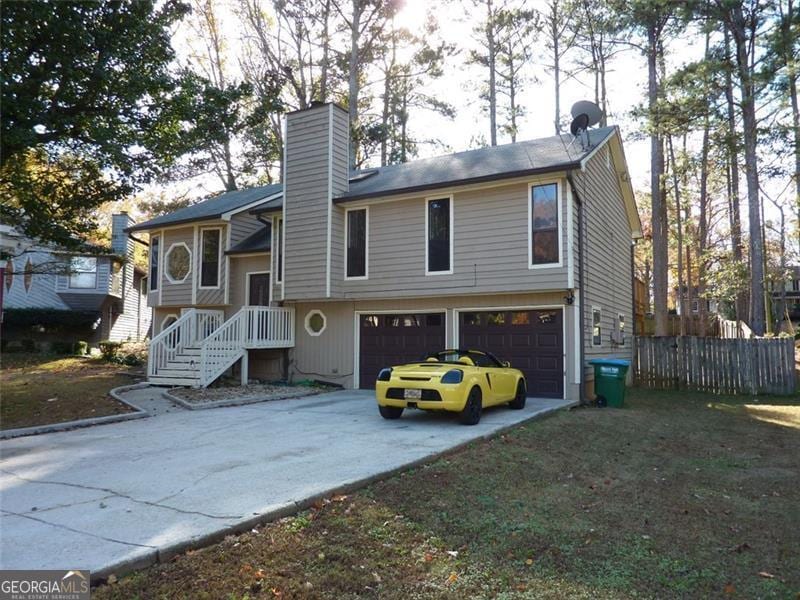 view of front of house featuring a garage