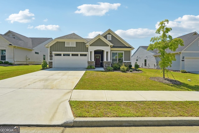 craftsman house with a front yard