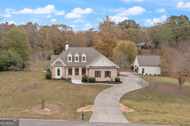 view of front facade with a front yard