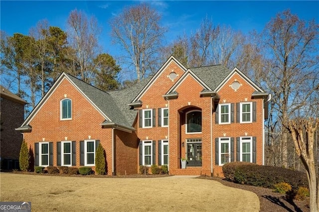 view of front facade with a front lawn