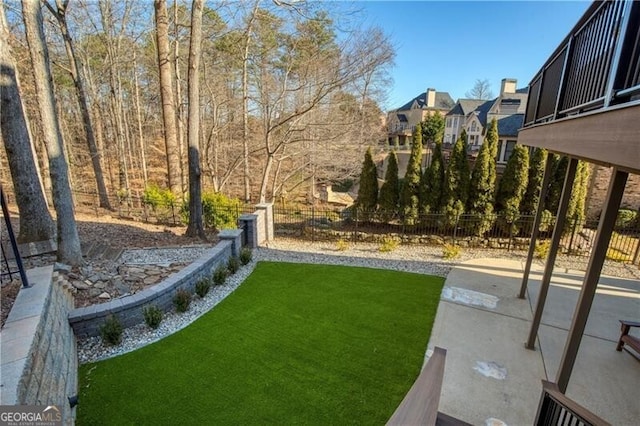 view of yard with a patio area