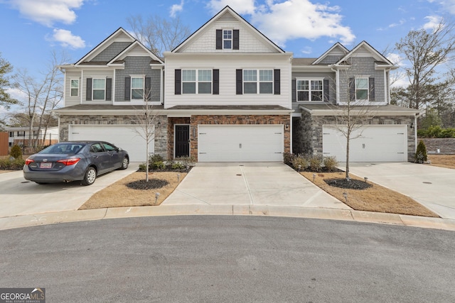 view of front facade with a garage