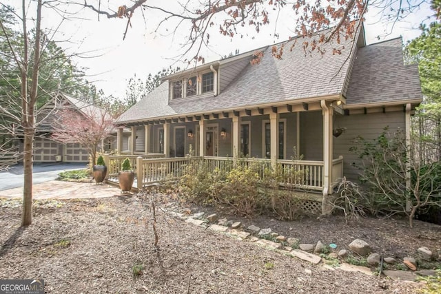 view of front facade featuring covered porch