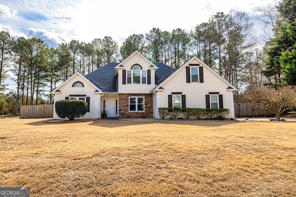 view of front property