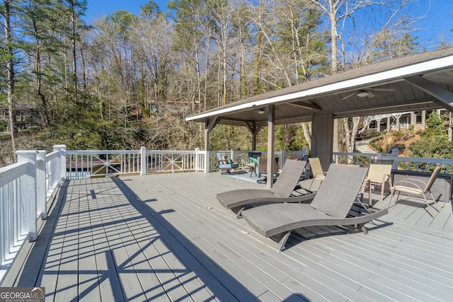 deck with ceiling fan