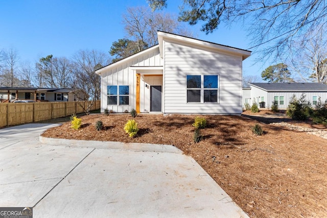 view of front of house