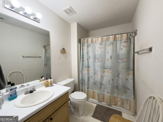 full bathroom featuring vanity, shower / bathtub combination with curtain, a textured ceiling, and toilet