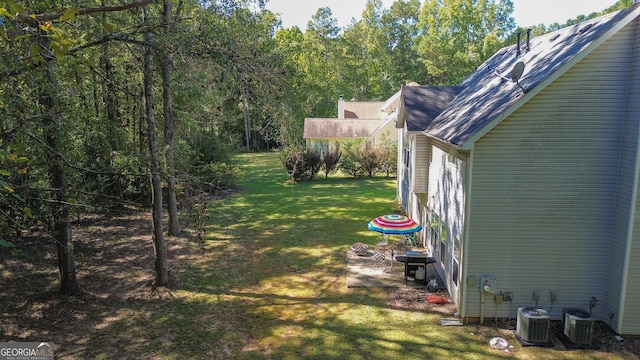 view of yard featuring cooling unit