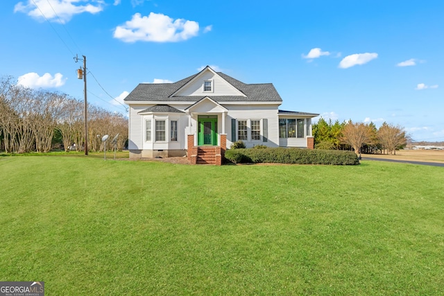 view of front of property with a front yard